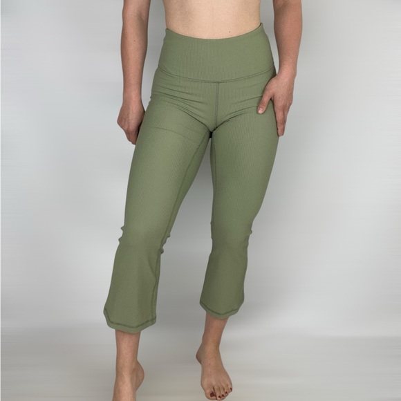 ATHLETA Elation Rib Crop Flare High Waisted Stretch‎ Green Gym Workout Yoga Sz S - Picture 4 of 6